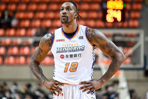 Nov 11, 2022 · Former NBA star Dwight Howard received a fanfare welcome after touching down in Taiwan on Thursday to begin his stint playing for one of its T-1 League teams. Howard, 36, was greeted by dozens of basketball fans after he arrived at Taoyuan International Airport at around 10:30 p.m. on Thursday, where he signed autographs and posed for pictures with Taoyuan Leopards representatives. “My goal ... 